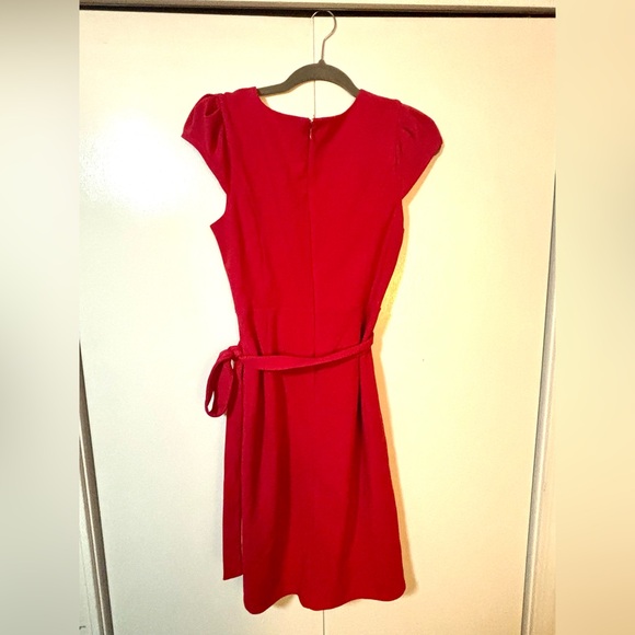 EUC New York & Co Red Cap Sleeve Sheath Dress w/ Belt Size Medium - Picture 3 of 5